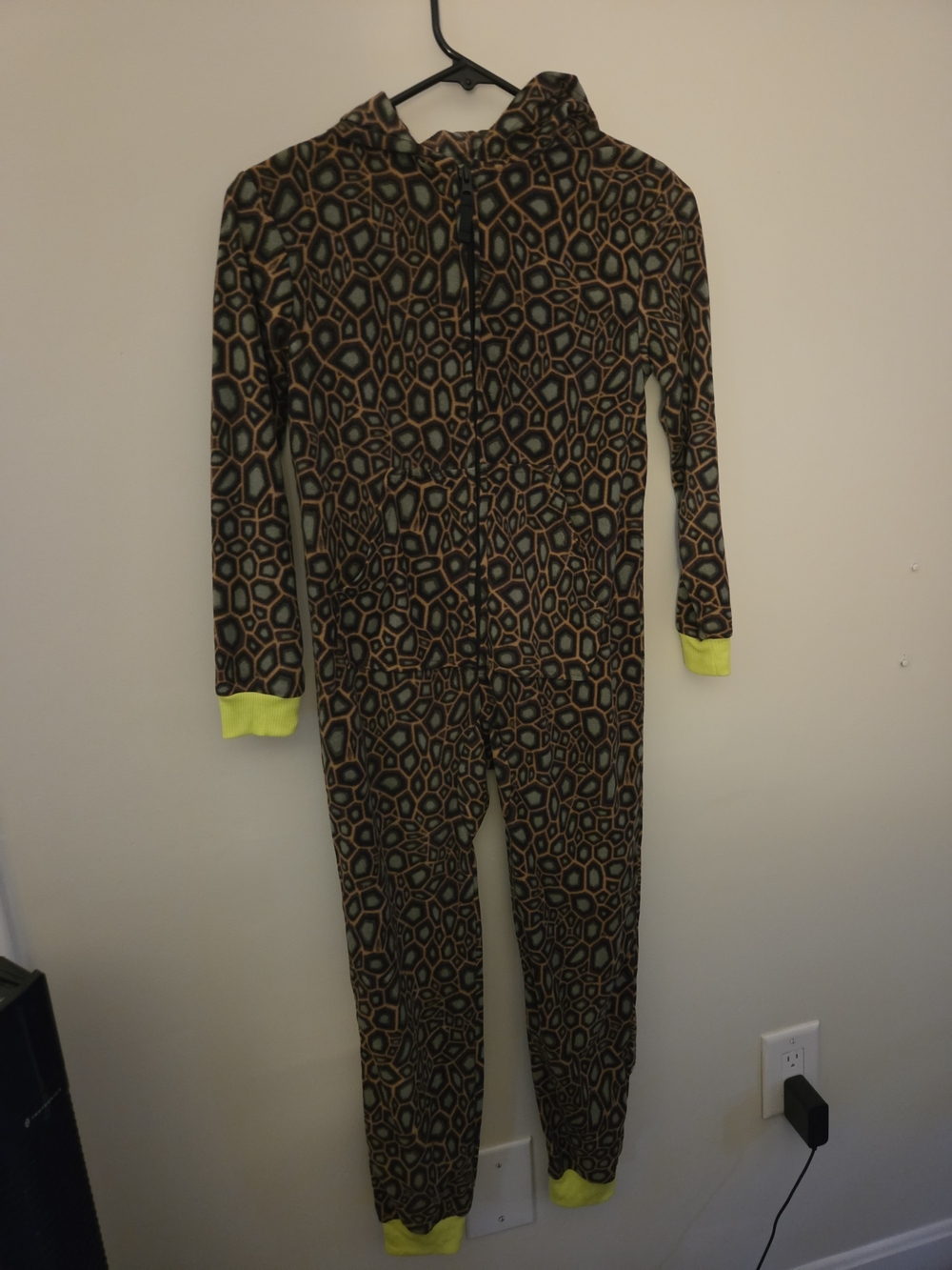 Kids One-Piece Zip Pajama in Brown Geometric Print with Neon Cuffs NWOT Size 8
